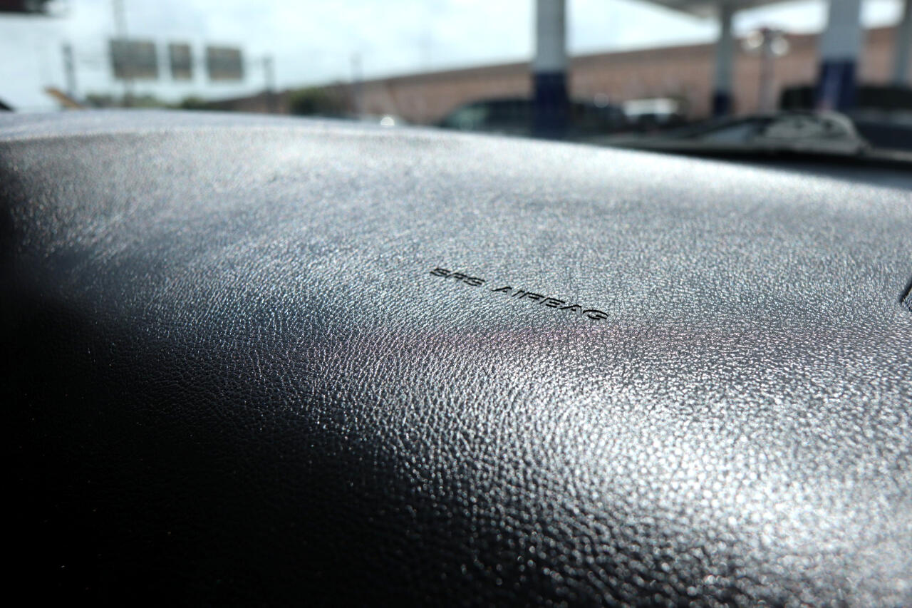 Nissan Armada 2WD 4dr Platinum 2013 Nissan Armada 2WD 4dr Platinum 2013