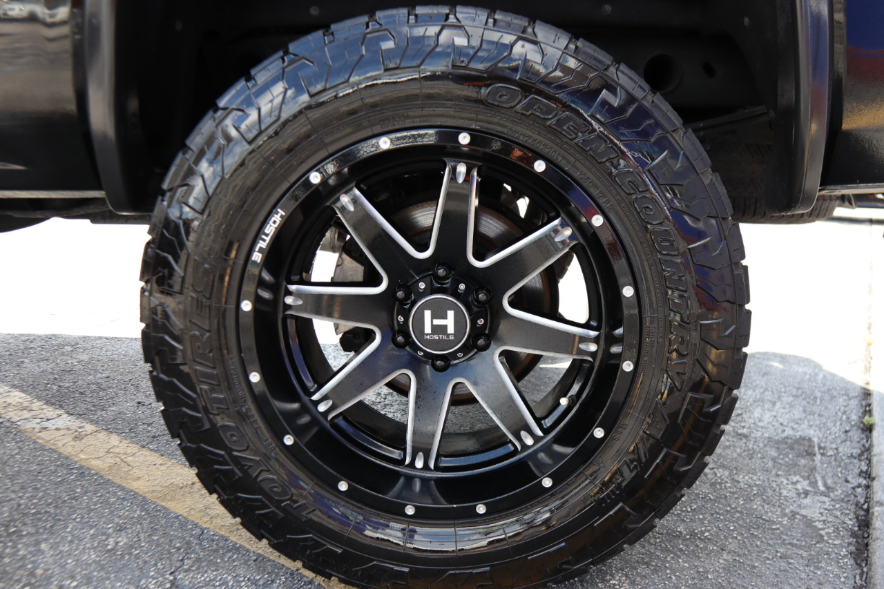 GMC Sierra 1500 4WD Crew Cab 143.5" SLT 2018 GMC Sierra 1500 4WD Crew Cab 143.5" SLT 2018