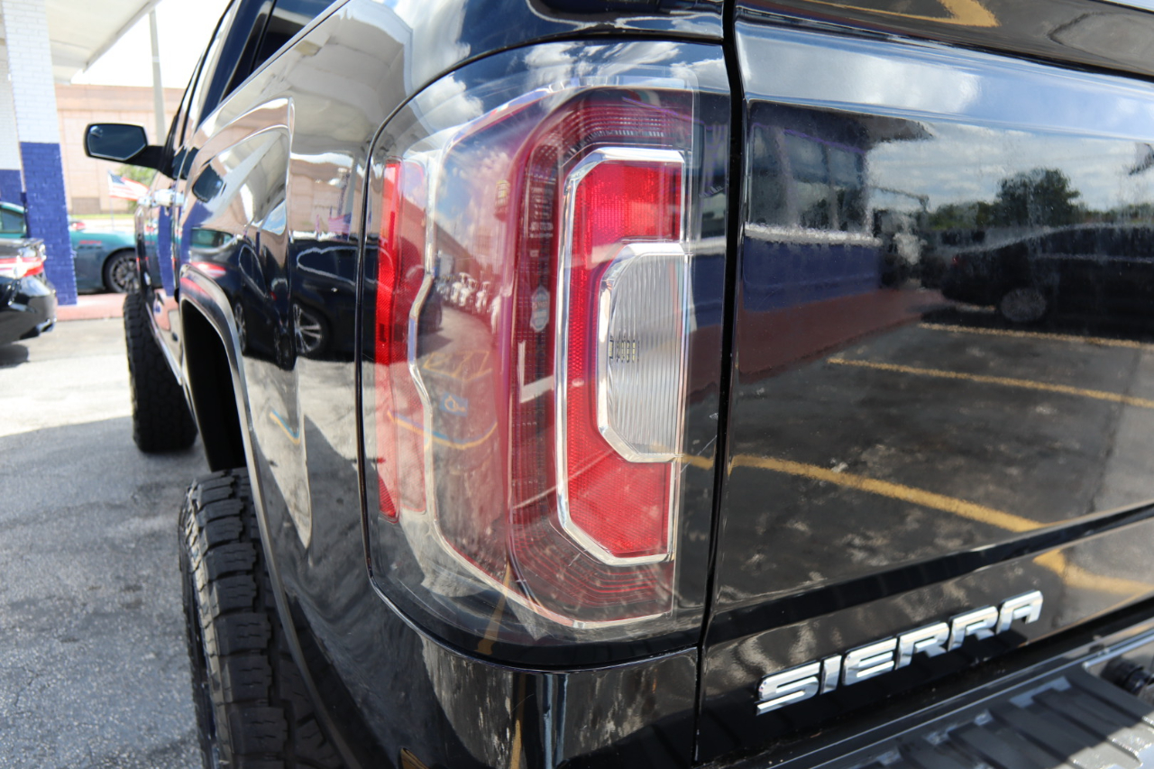 GMC Sierra 1500 4WD Crew Cab 143.5" SLT 2018 GMC Sierra 1500 4WD Crew Cab 143.5" SLT 2018