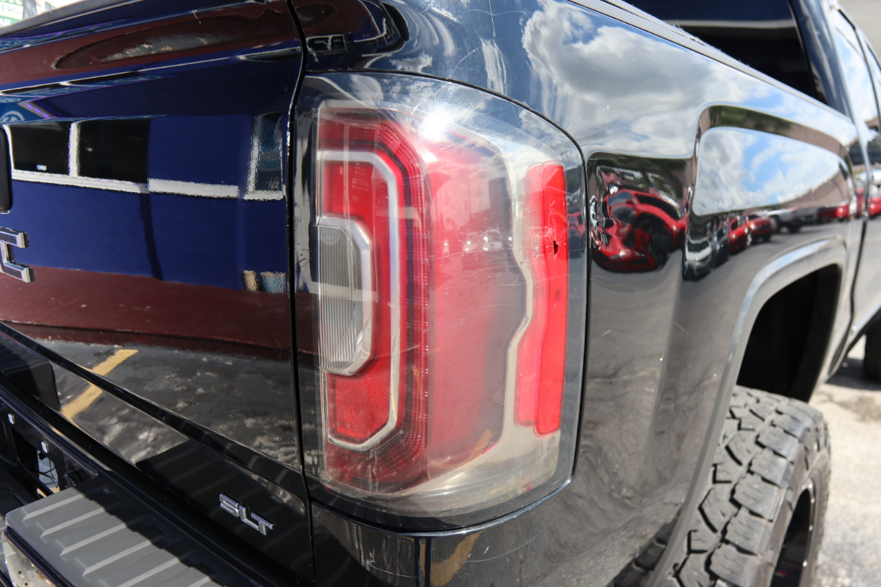 GMC Sierra 1500 4WD Crew Cab 143.5" SLT 2018 GMC Sierra 1500 4WD Crew Cab 143.5" SLT 2018