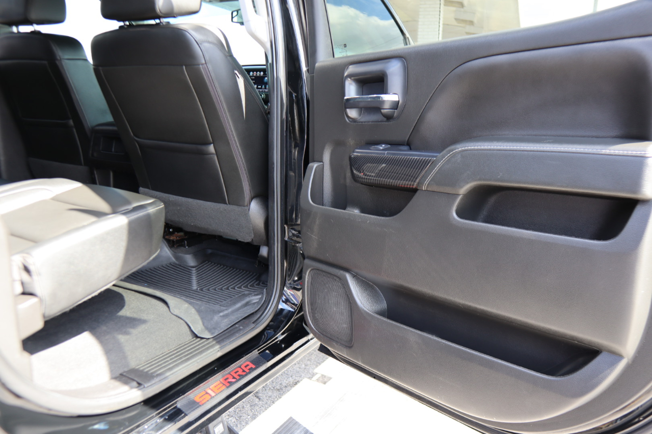 GMC Sierra 1500 4WD Crew Cab 143.5" SLT 2018 GMC Sierra 1500 4WD Crew Cab 143.5" SLT 2018