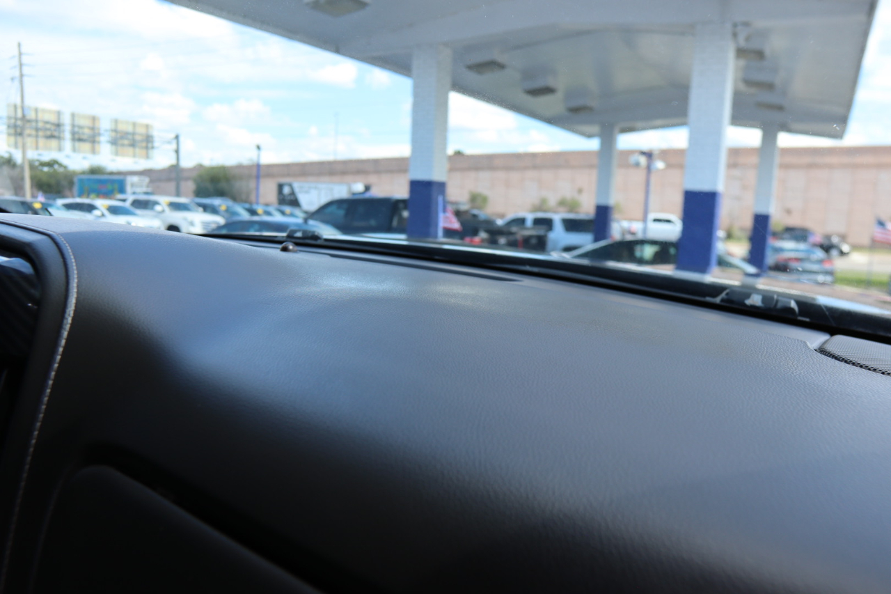 GMC Sierra 1500 4WD Crew Cab 143.5" SLT 2018 GMC Sierra 1500 4WD Crew Cab 143.5" SLT 2018