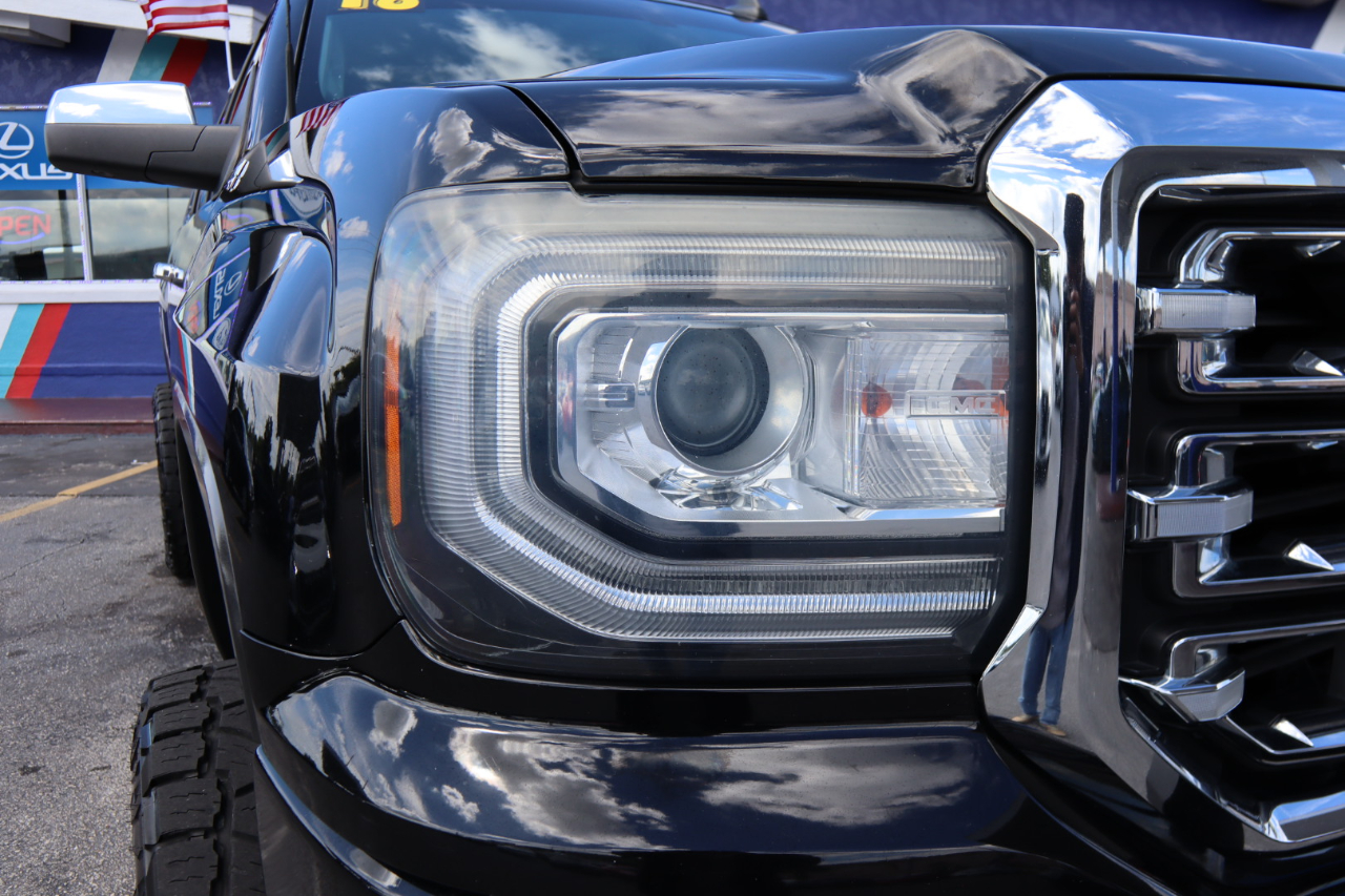 GMC Sierra 1500 4WD Crew Cab 143.5" SLT 2018 GMC Sierra 1500 4WD Crew Cab 143.5" SLT 2018