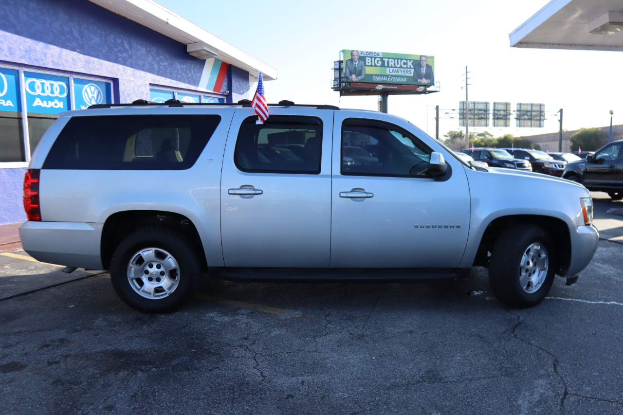 Chevrolet Suburban 2WD 4dr 1500 LT 2010 Chevrolet Suburban 2WD 4dr 1500 LT 2010