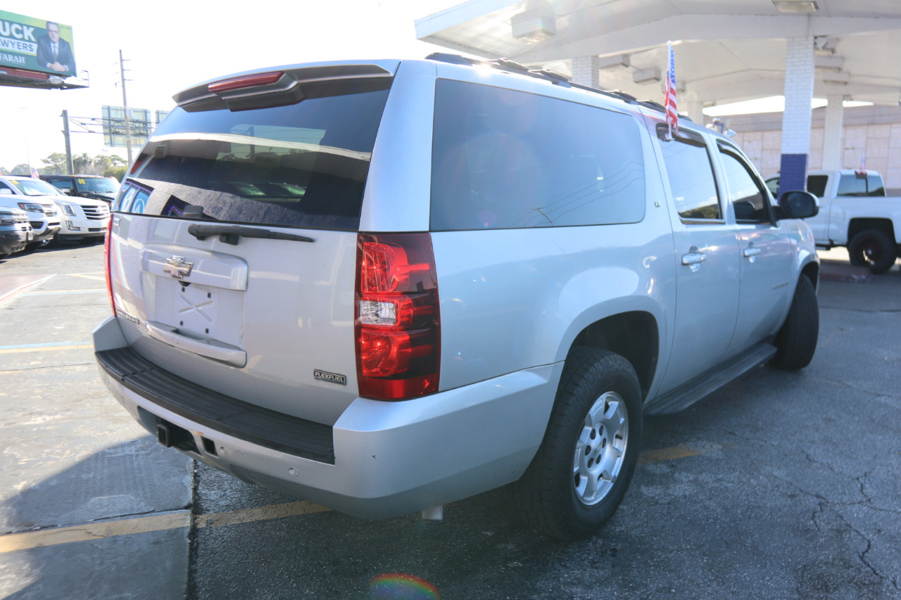 Chevrolet Suburban 2WD 4dr 1500 LT 2010 Chevrolet Suburban 2WD 4dr 1500 LT 2010