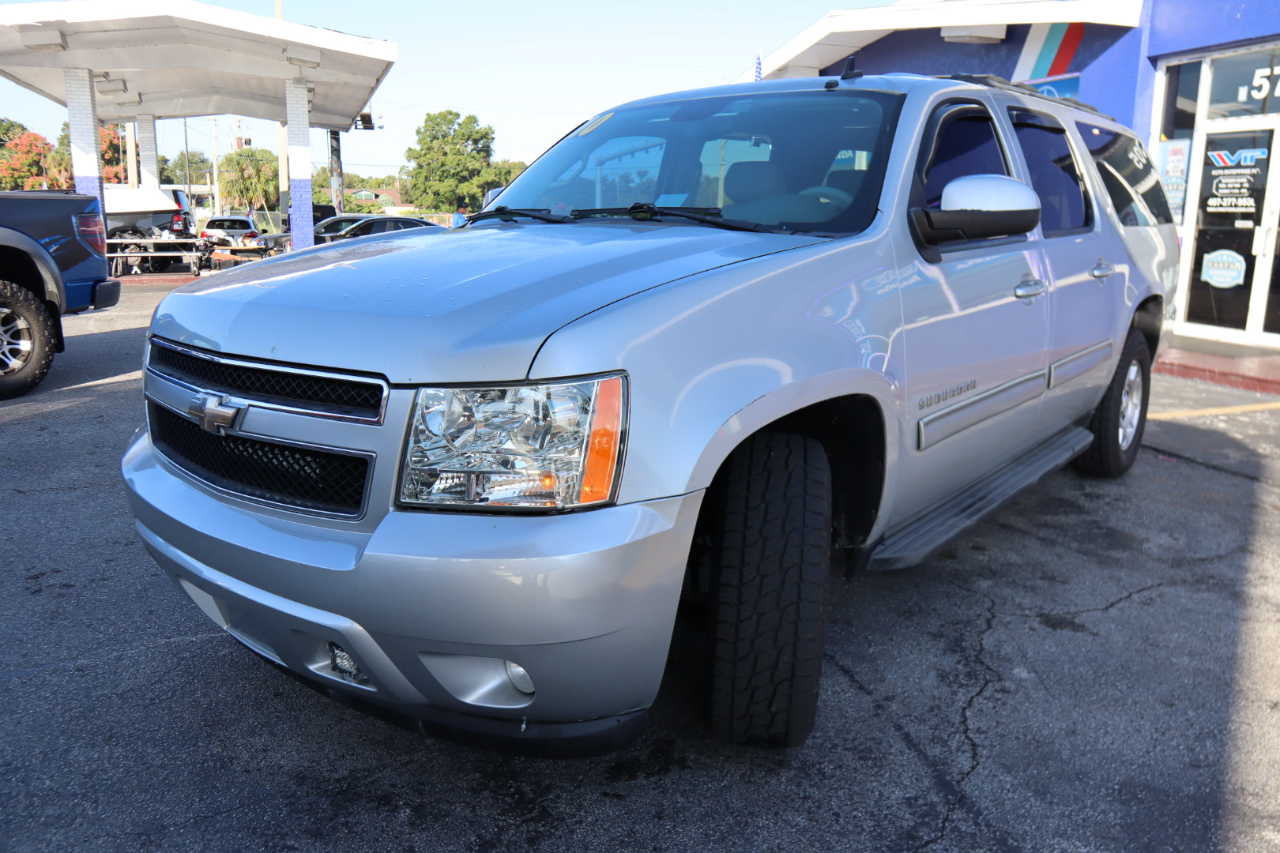 Chevrolet Suburban 2WD 4dr 1500 LT 2010 Chevrolet Suburban 2WD 4dr 1500 LT 2010