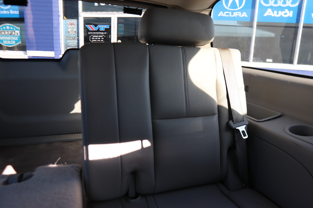 Chevrolet Suburban 2WD 4dr 1500 LT 2010 Chevrolet Suburban 2WD 4dr 1500 LT 2010