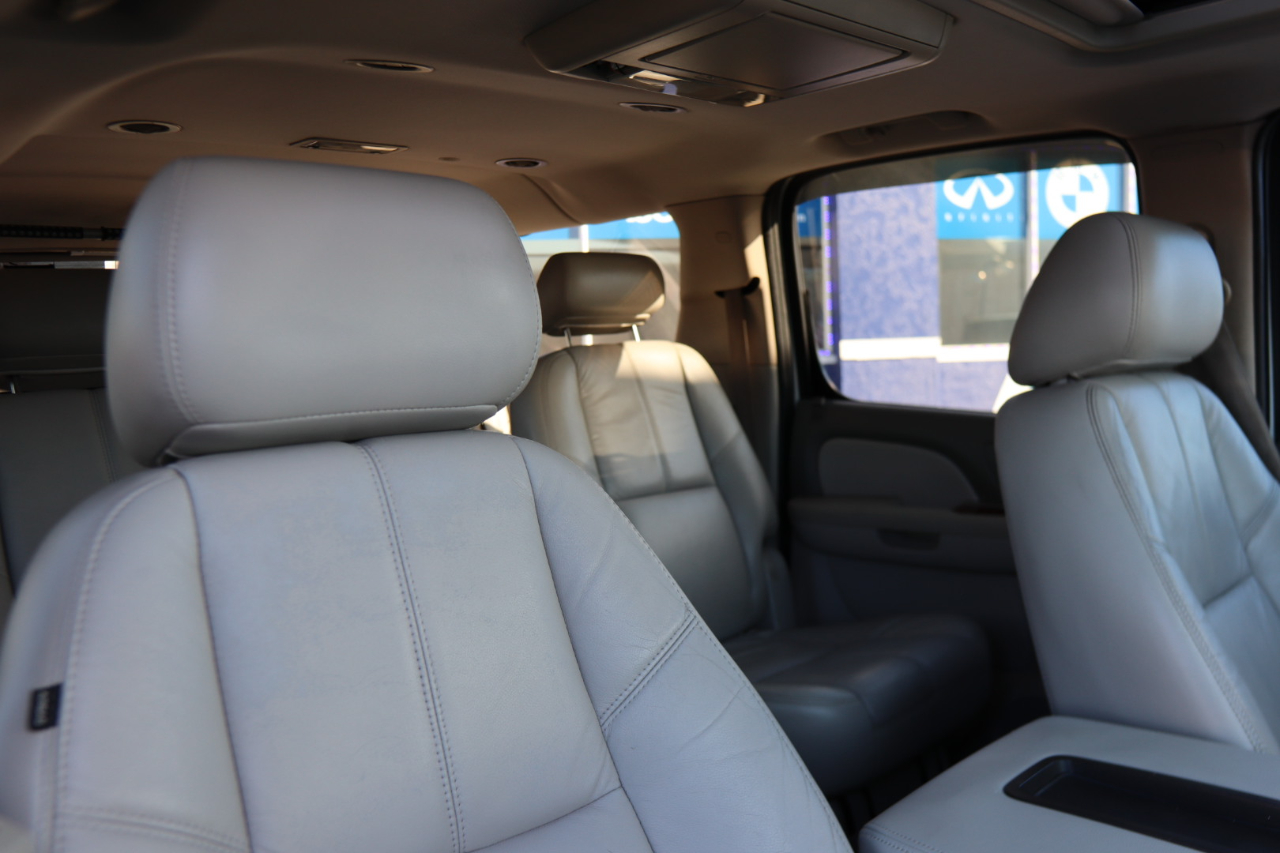 Chevrolet Suburban 2WD 4dr 1500 LT 2010 Chevrolet Suburban 2WD 4dr 1500 LT 2010