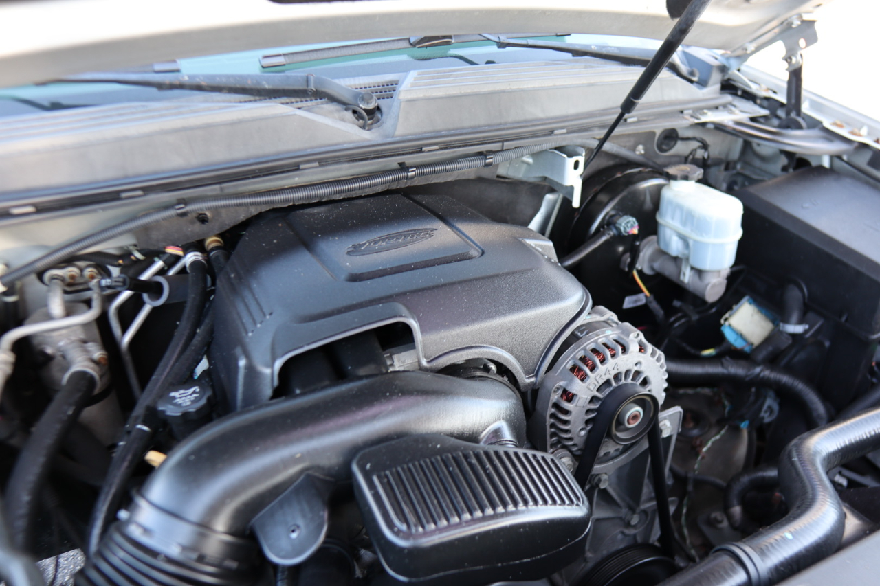 Chevrolet Suburban 2WD 4dr 1500 LT 2010 Chevrolet Suburban 2WD 4dr 1500 LT 2010