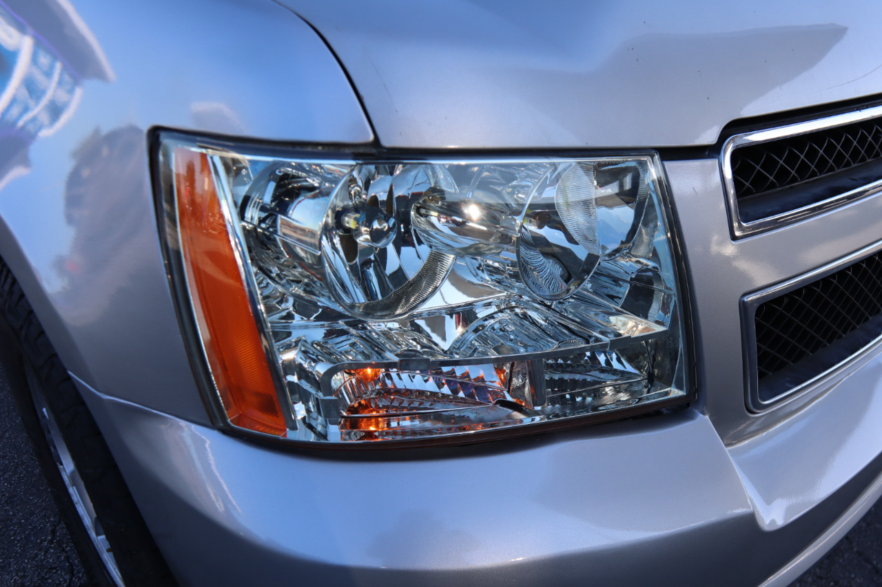 Chevrolet Suburban 2WD 4dr 1500 LT 2010 Chevrolet Suburban 2WD 4dr 1500 LT 2010