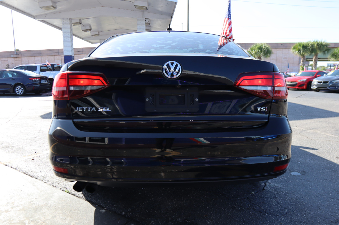 Volkswagen Jetta Sedan 4dr Auto 1.8T SEL 2016 Volkswagen Jetta Sedan 4dr Auto 1.8T SEL 2016
