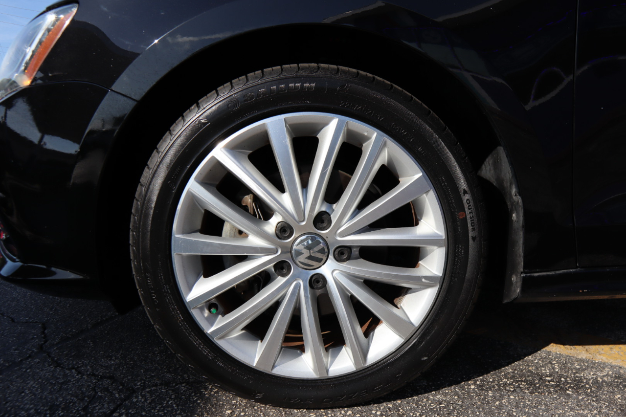 Volkswagen Jetta Sedan 4dr Auto 1.8T SEL 2016 Volkswagen Jetta Sedan 4dr Auto 1.8T SEL 2016