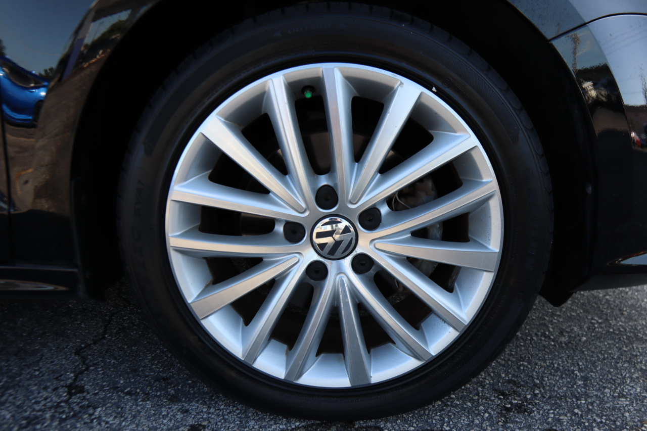 Volkswagen Jetta Sedan 4dr Auto 1.8T SEL 2016 Volkswagen Jetta Sedan 4dr Auto 1.8T SEL 2016