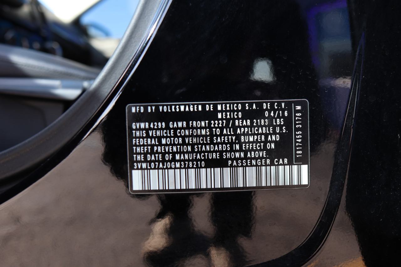 Volkswagen Jetta Sedan 4dr Auto 1.8T SEL 2016 Volkswagen Jetta Sedan 4dr Auto 1.8T SEL 2016