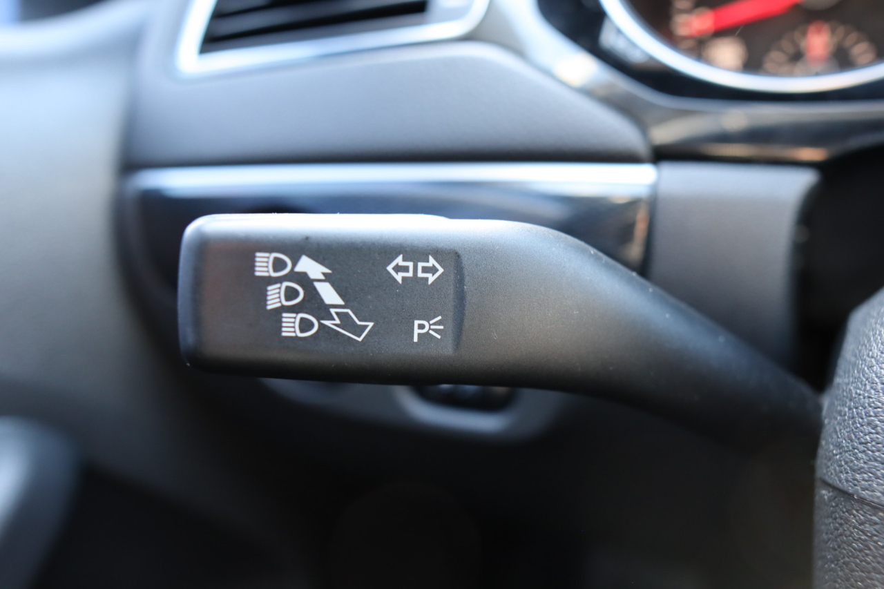 Volkswagen Jetta Sedan 4dr Auto 1.8T SEL 2016 Volkswagen Jetta Sedan 4dr Auto 1.8T SEL 2016