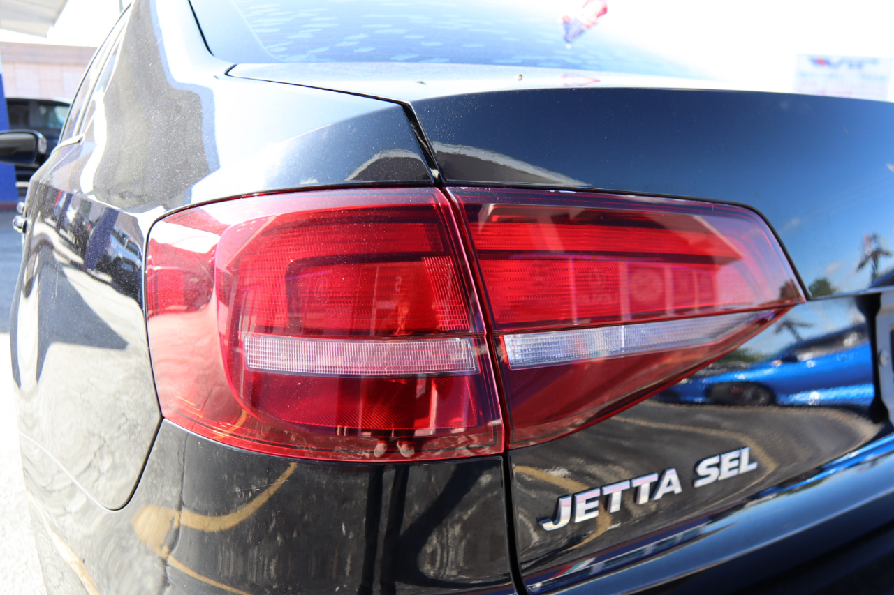 Volkswagen Jetta Sedan 4dr Auto 1.8T SEL 2016 Volkswagen Jetta Sedan 4dr Auto 1.8T SEL 2016