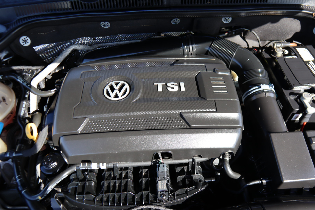 Volkswagen Jetta Sedan 4dr Auto 1.8T SEL 2016 Volkswagen Jetta Sedan 4dr Auto 1.8T SEL 2016