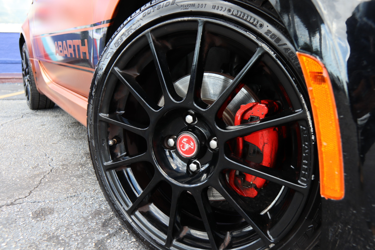 Fiat 500 2dr HB Abarth 2015 Fiat 500 2dr HB Abarth 2015