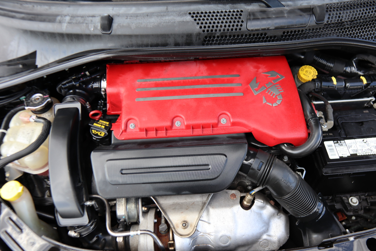 Fiat 500 2dr HB Abarth 2015 Fiat 500 2dr HB Abarth 2015