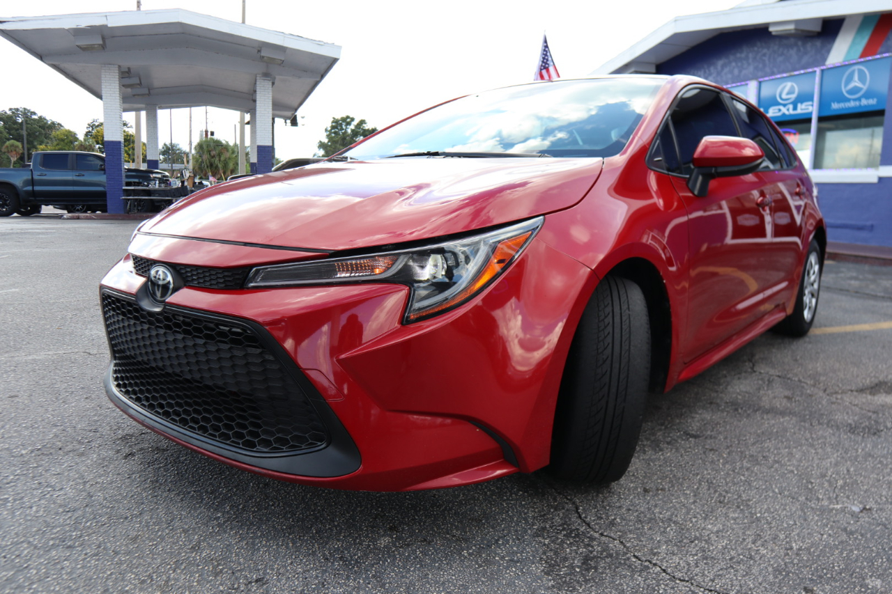 2020 Toyota Corolla LE photo 12