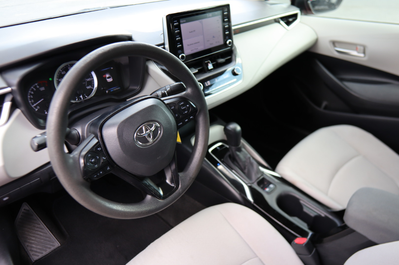 2020 Toyota Corolla LE photo 22
