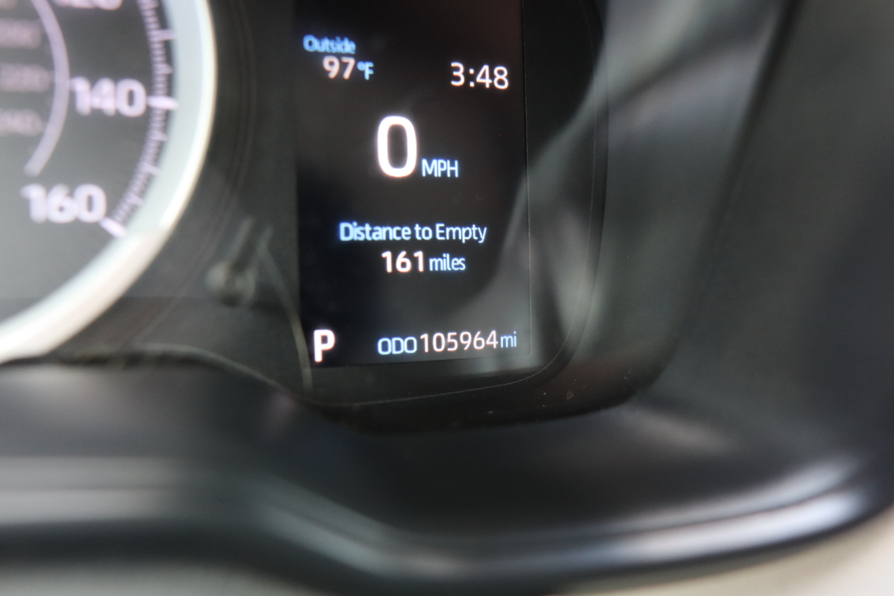 2020 Toyota Corolla LE photo 24