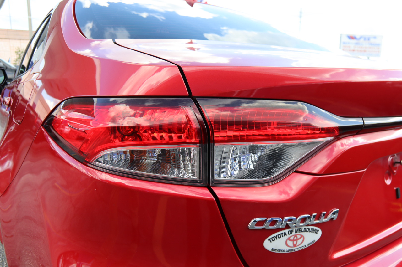 2020 Toyota Corolla LE photo 33