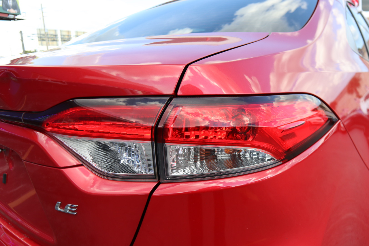 2020 Toyota Corolla LE photo 34