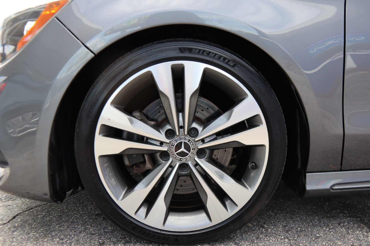 2018 Mercedes Benz CLA 250 photo 12