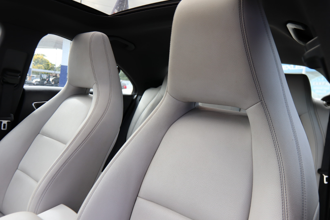 2018 Mercedes Benz CLA 250 photo 16