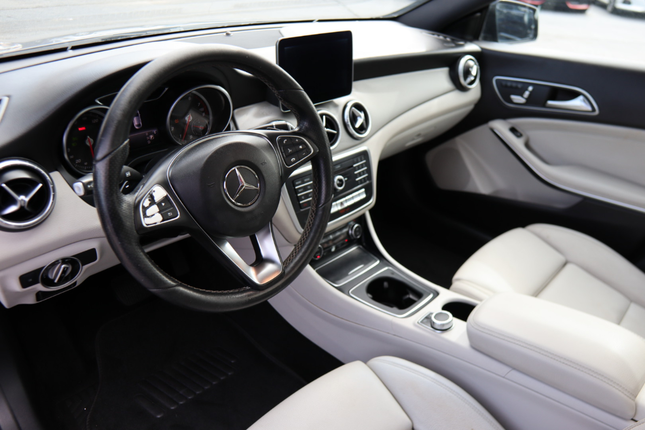 2018 Mercedes Benz CLA 250 photo 17