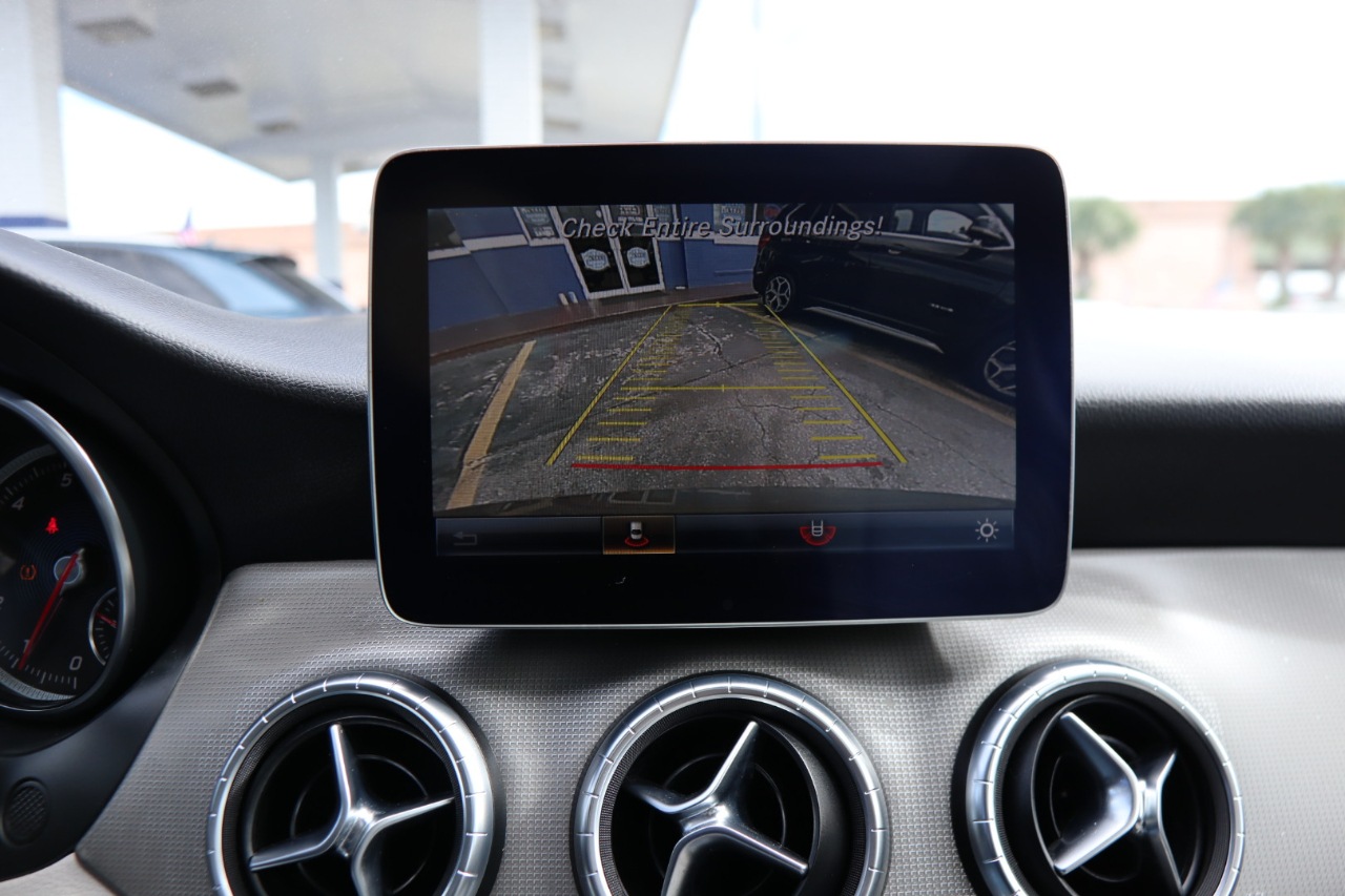 2018 Mercedes Benz CLA 250 photo 19