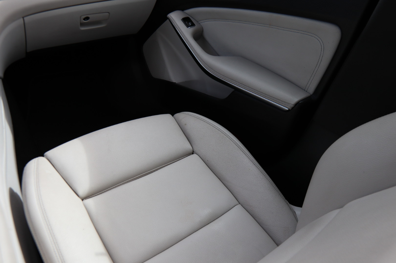 2018 Mercedes Benz CLA 250 photo 25