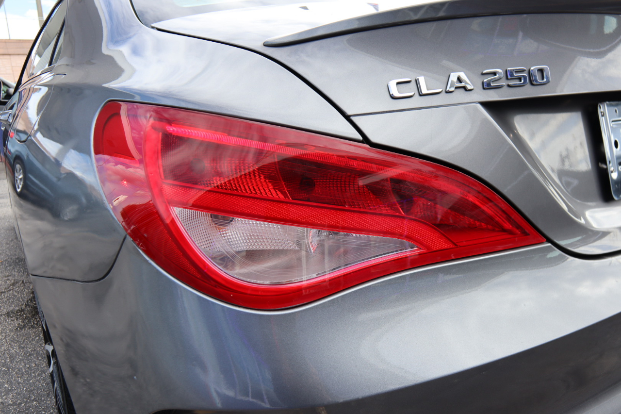 2018 Mercedes Benz CLA 250 photo 27