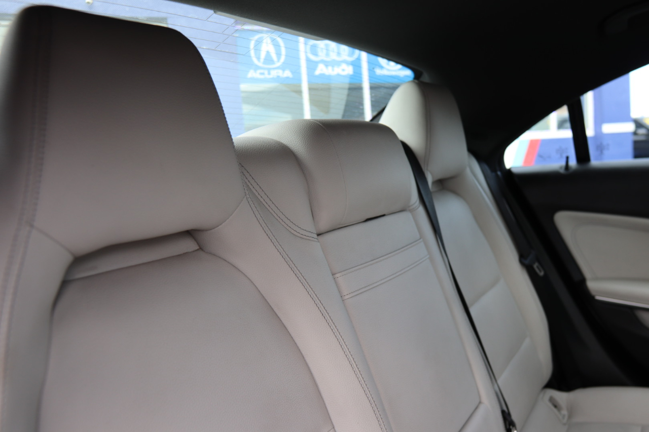 2018 Mercedes Benz CLA 250 photo 29