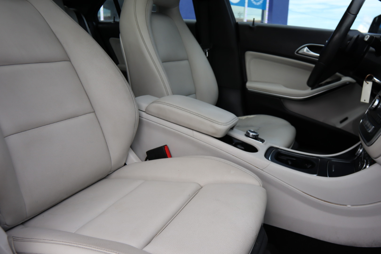 2018 Mercedes Benz CLA 250 photo 31