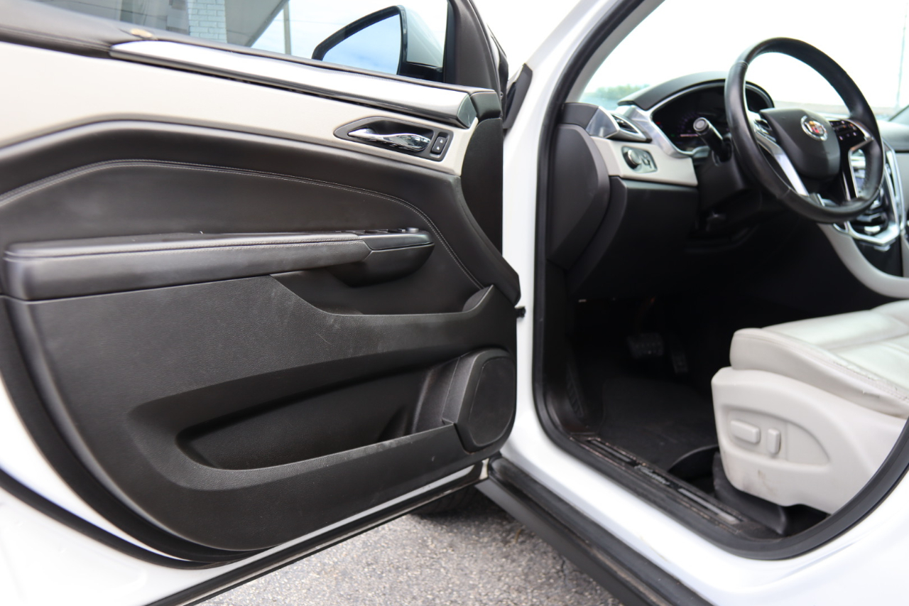 2013 Cadillac SRX Base photo 16