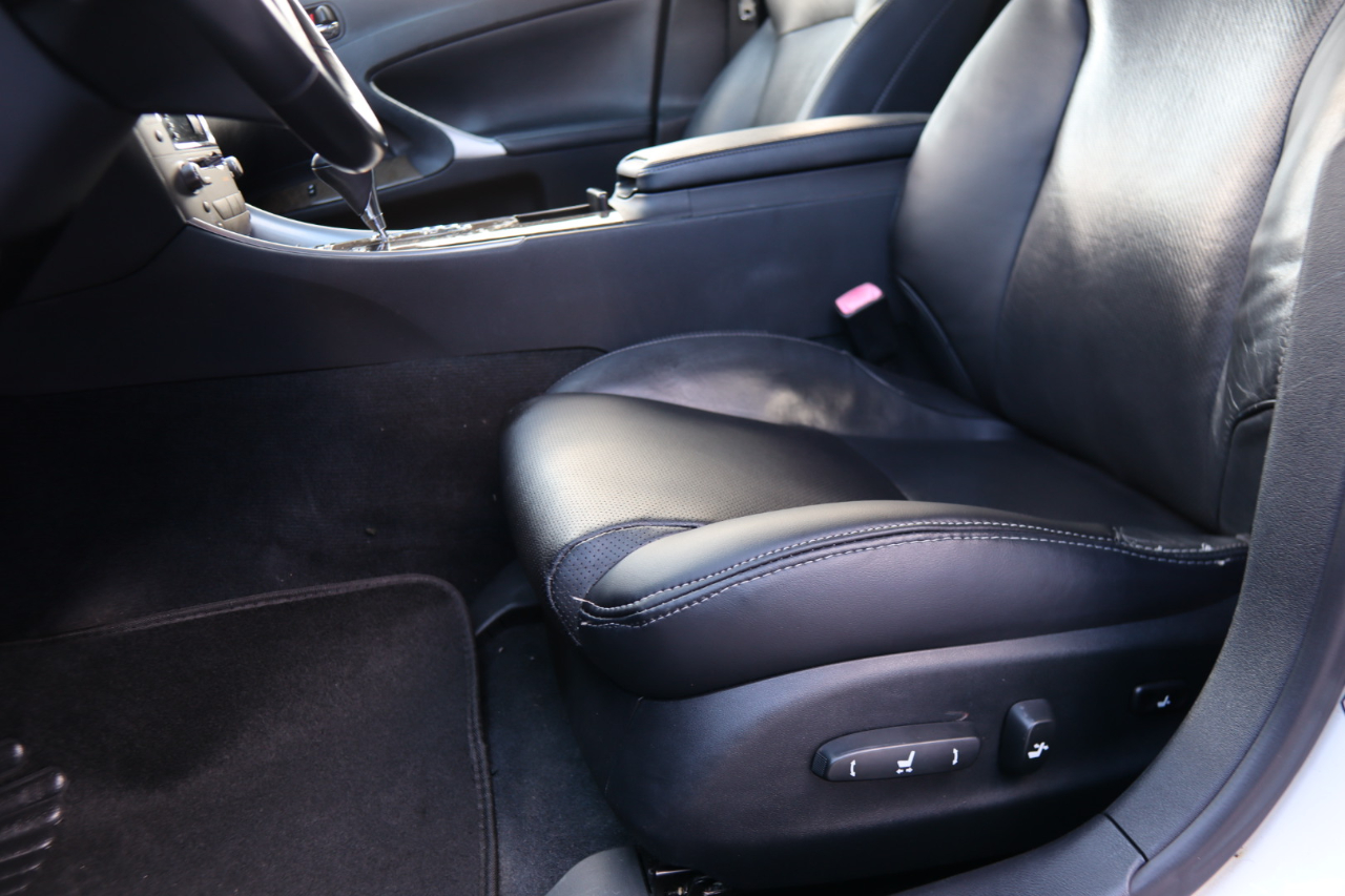 2012 Lexus IS 250 AWD photo 18