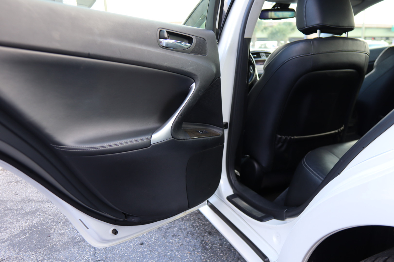 2012 Lexus IS 250 AWD photo 25