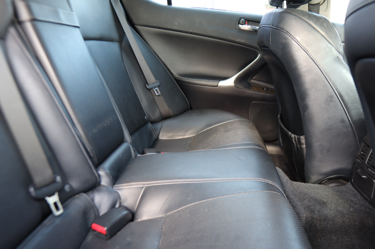 2012 Lexus IS 250 AWD photo 32