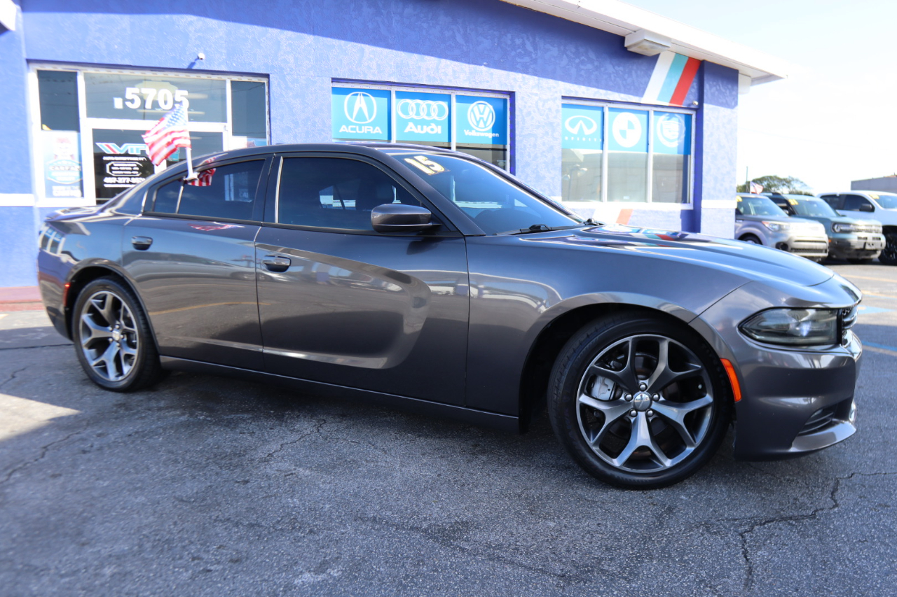 Dodge Charger 4dr Sdn RT RWD 2015 Dodge Charger 4dr Sdn RT RWD 2015