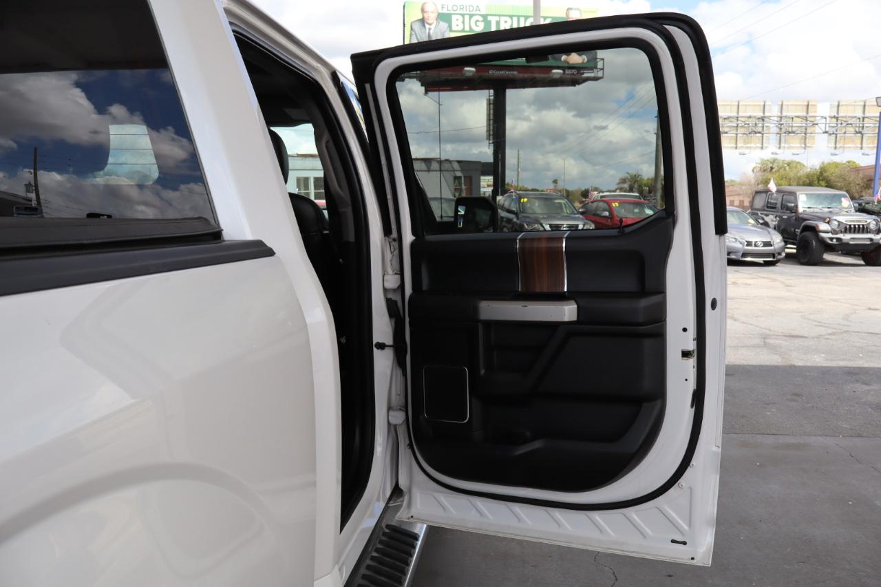 Ford F-150 4WD SuperCrew 145" Lariat 2015