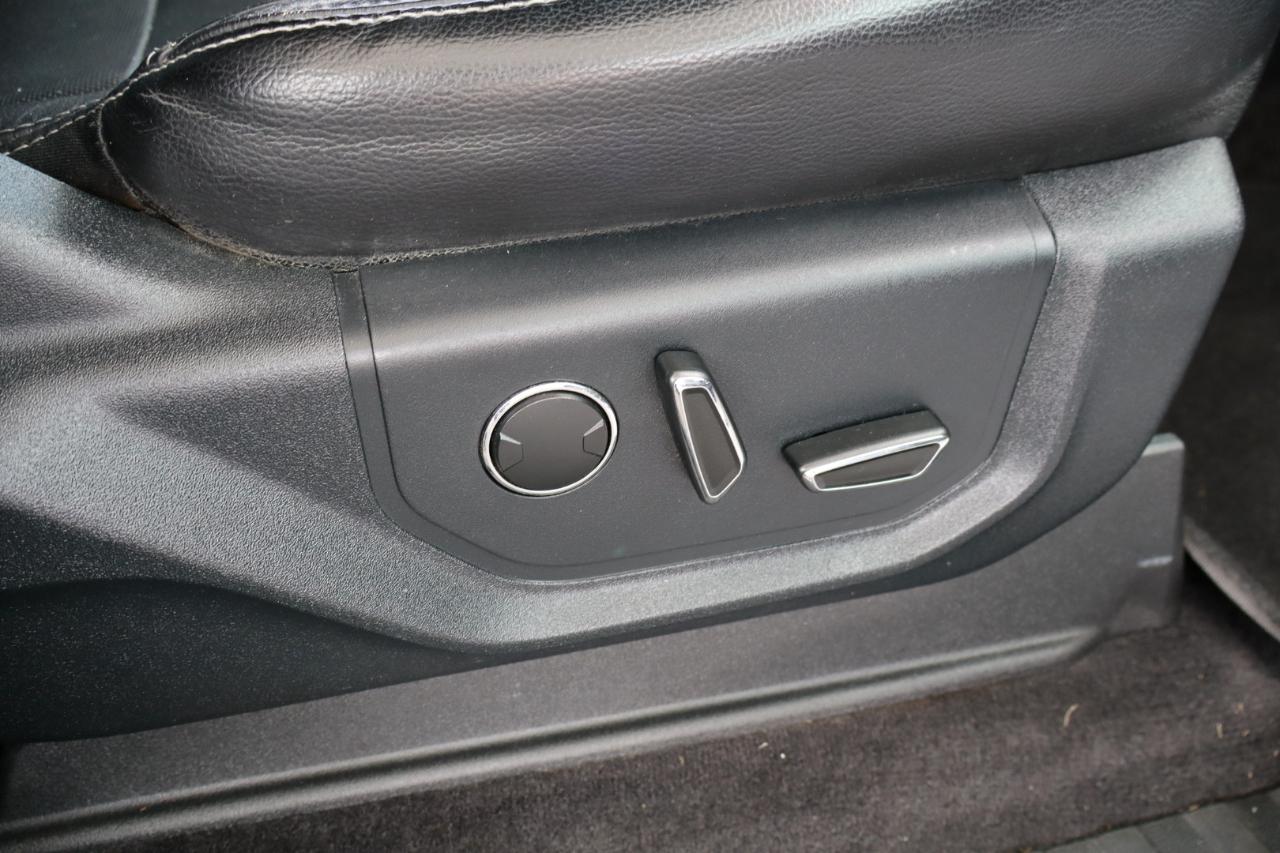 Ford F-150 4WD SuperCrew 145" Lariat 2015