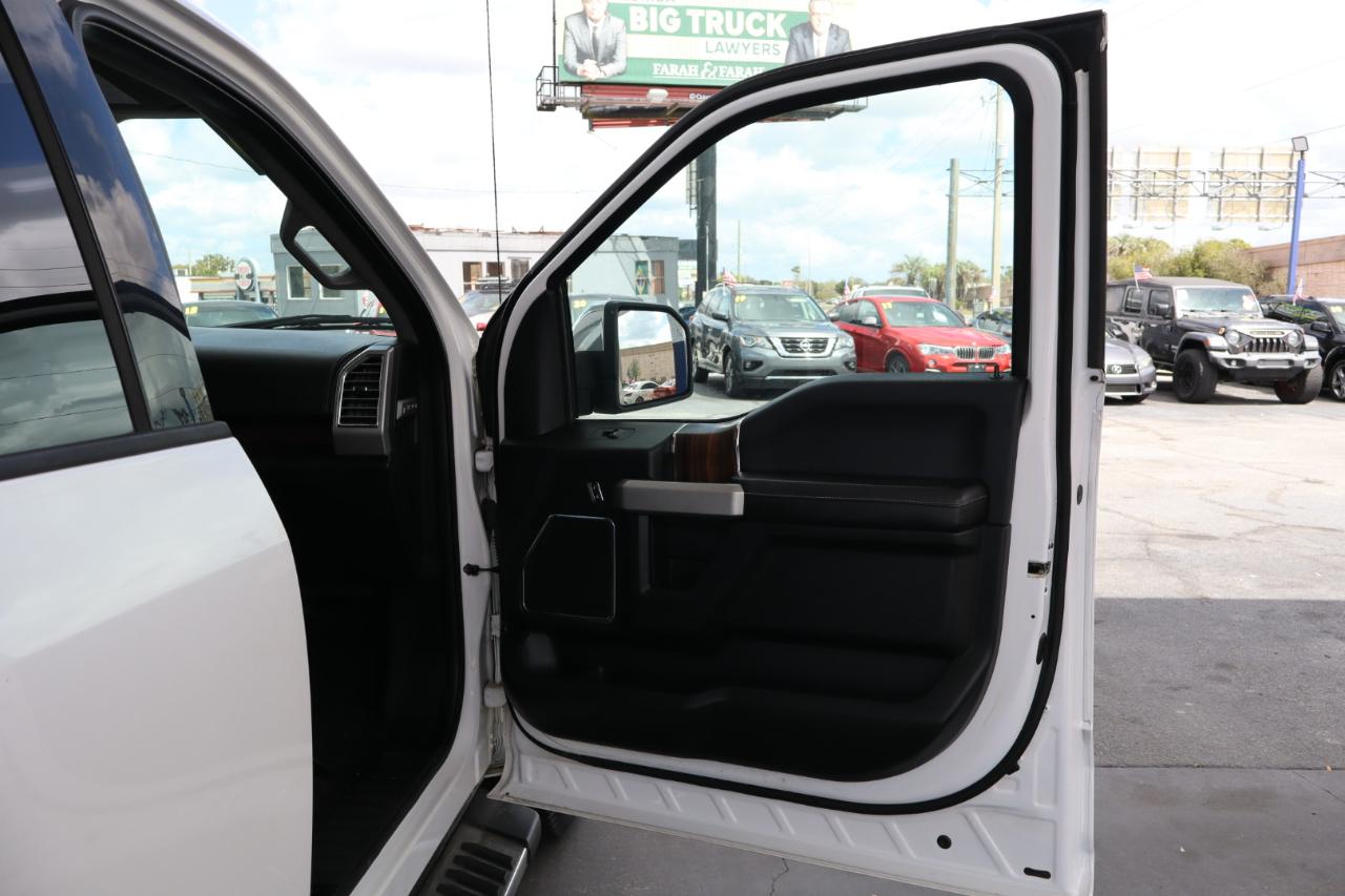 Ford F-150 4WD SuperCrew 145" Lariat 2015