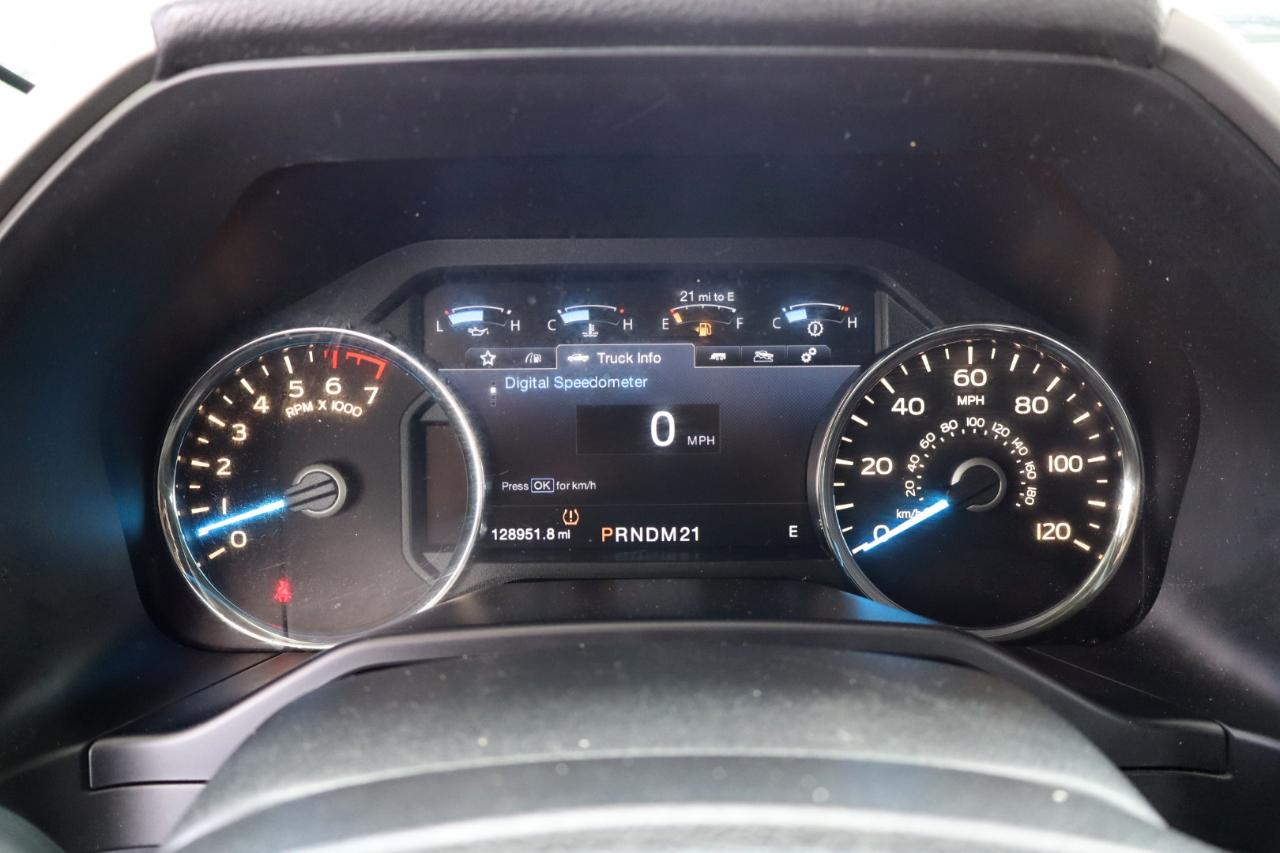 Ford F-150 4WD SuperCrew 145" Lariat 2015