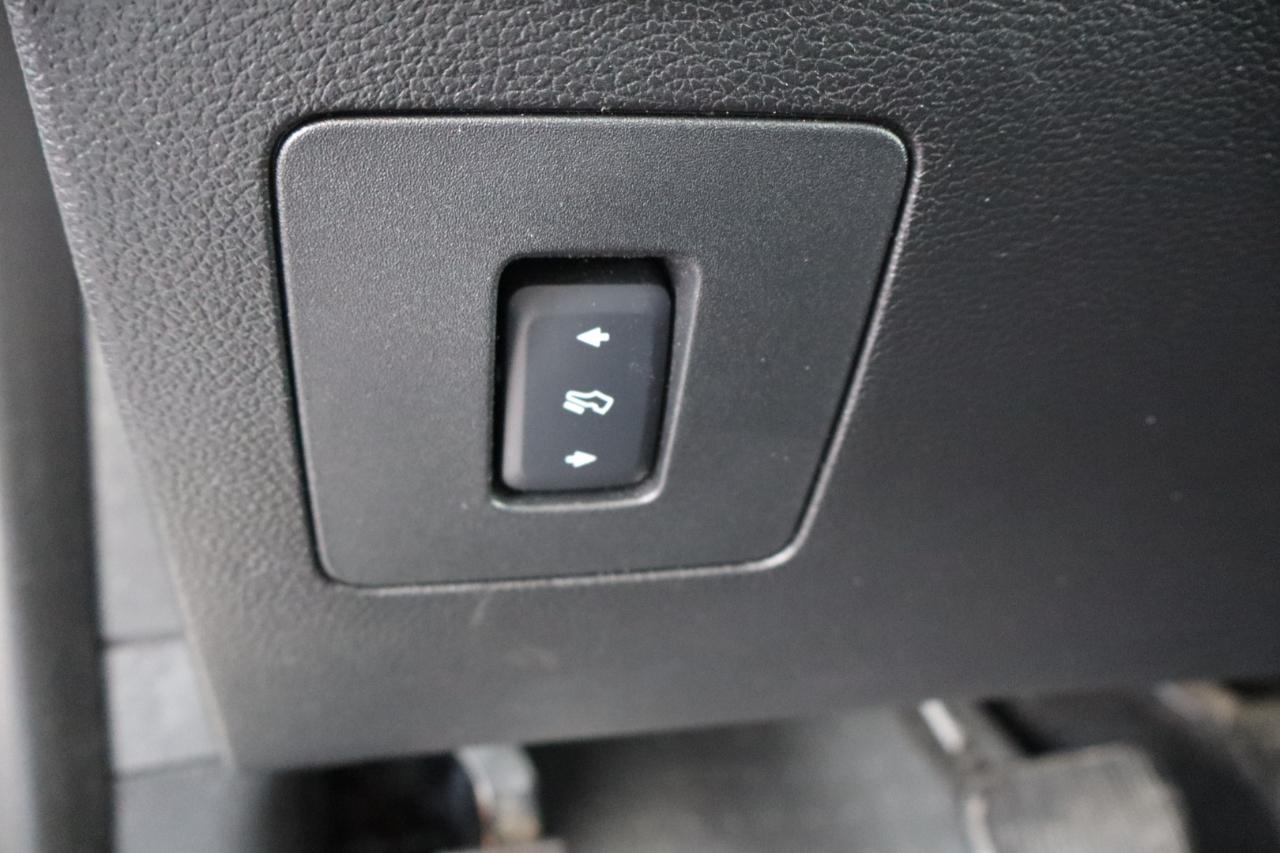 Ford F-150 4WD SuperCrew 145" Lariat 2015