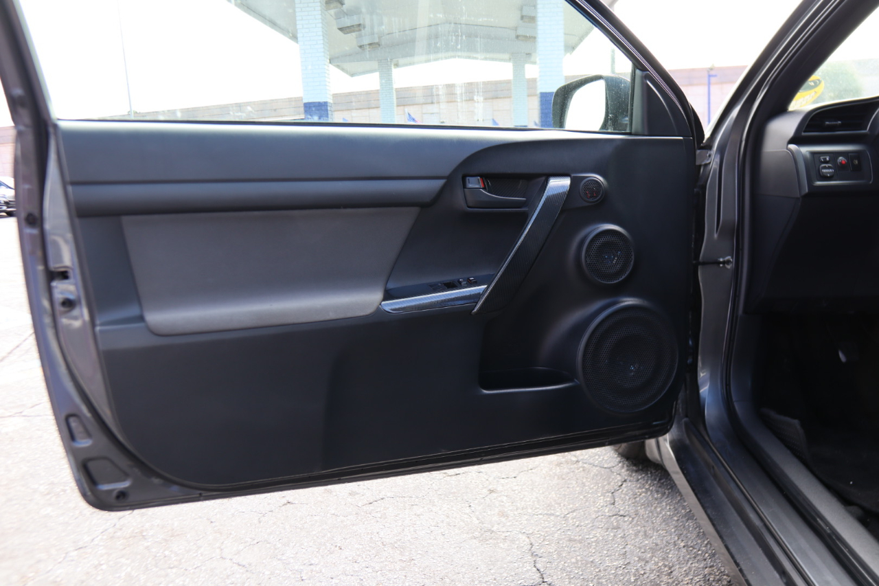 Scion tC 2dr HB Man (Natl) 2012