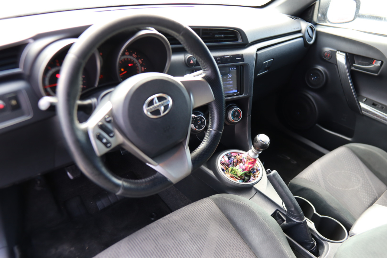 Scion tC 2dr HB Man (Natl) 2012