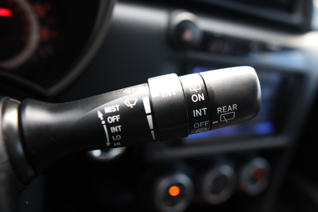 Scion tC 2dr HB Man (Natl) 2012