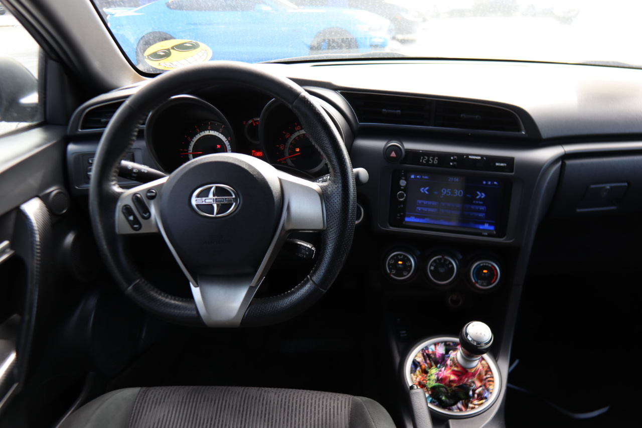 Scion tC 2dr HB Man (Natl) 2012